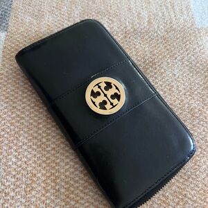 Tory Burch Black Card Holder with Gold Emblem